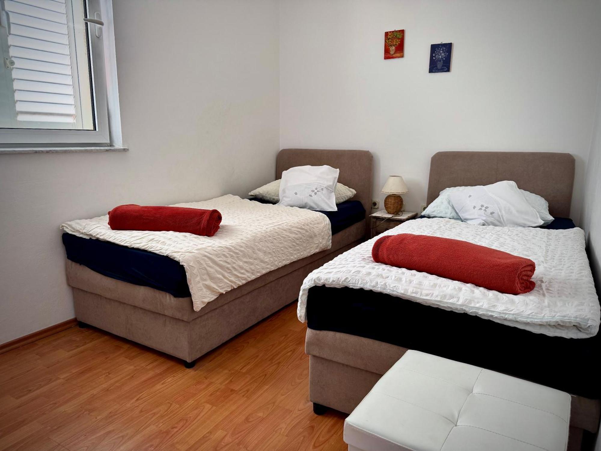 Apartments Maricic Banjol Eksteriør billede